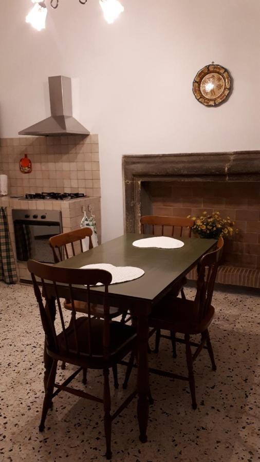דירות בראצ'יאנו La Casa Sotto Il Castello מראה חיצוני תמונה